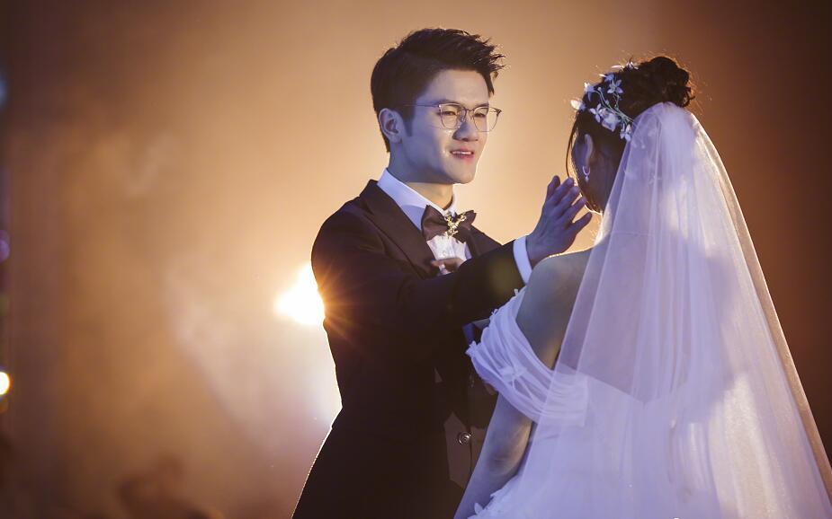 最近若风结婚的消息在电竞圈传的沸沸扬扬,而随着一张宾客名单的公布