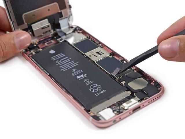 iPhone 6sPlus突然死亡!电池门后苹果开启手