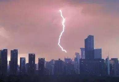 上海楼市成交量暴跌52% 2018年房价或将迎来