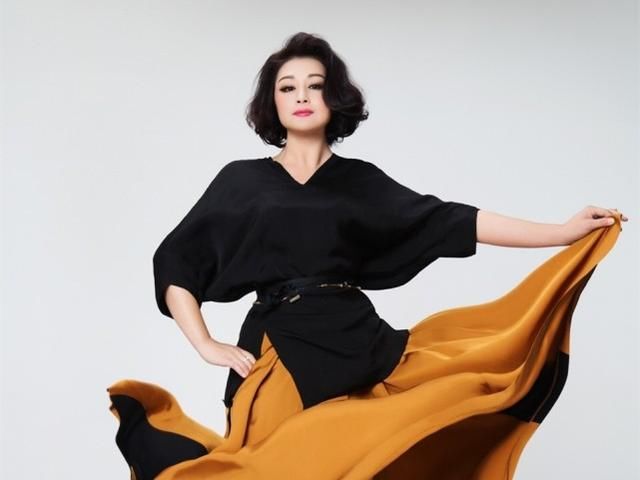 47岁于月仙与老公近照,结婚20年至今无子,却与