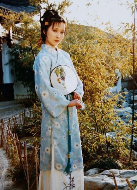 87版最经典红楼梦为什么让陈晓旭饰演林黛玉