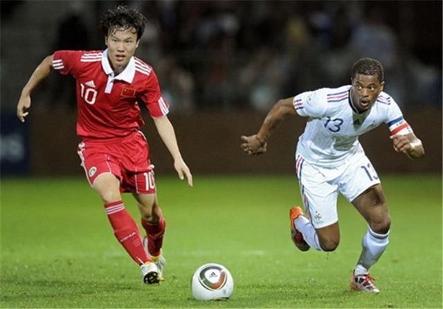 英年早衰!他曾是国足10号 23岁出道即巅峰 30