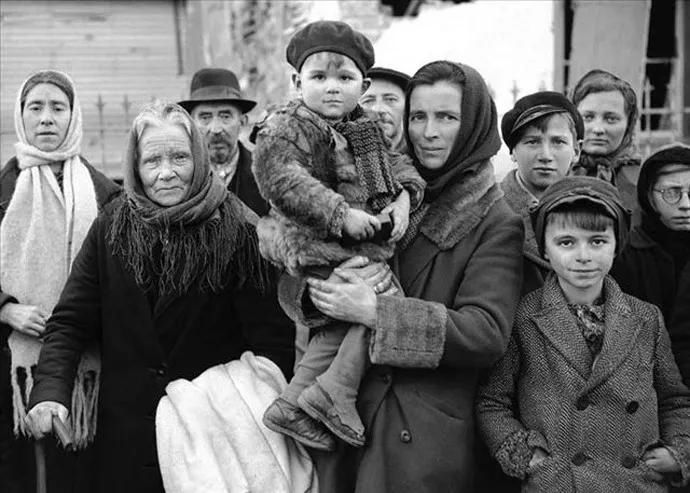 被世界三大强国暴打后,德国靠什么重新成为欧