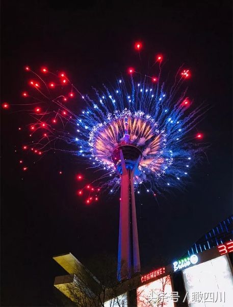 国内首次!339米高塔上演环保无污染电子烟花秀