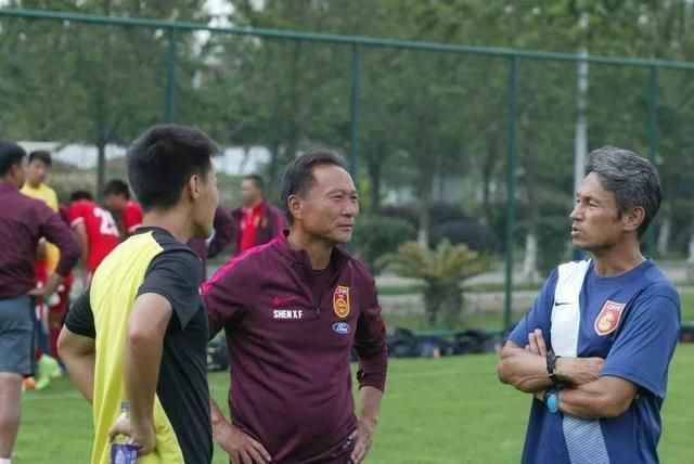 日本那是踢足球,别扯上中国足球!