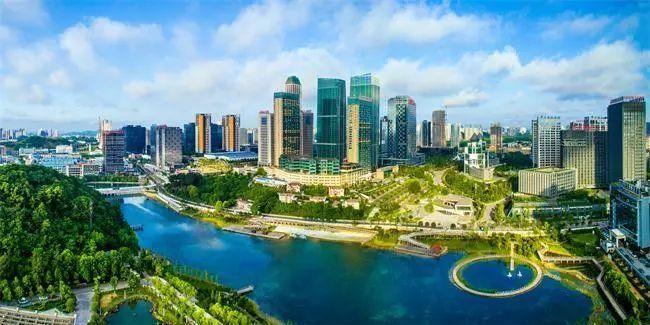 市 还有一个国家级新区 山水之城,田园之都 --贵安 图源/贵安新区官网