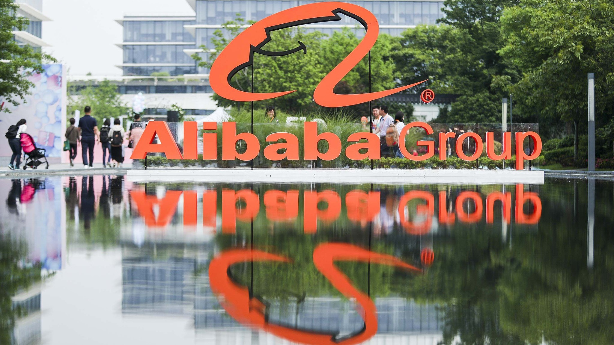 阿里价值观变味？天猫总裁被记过降级 P8员工因评论此事疑遭闪电开除