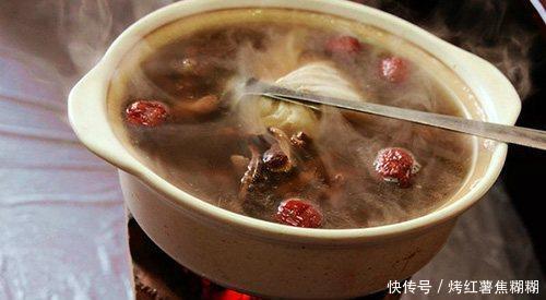 广东人爱煲汤,那么他们是用高压锅,还是砂锅?