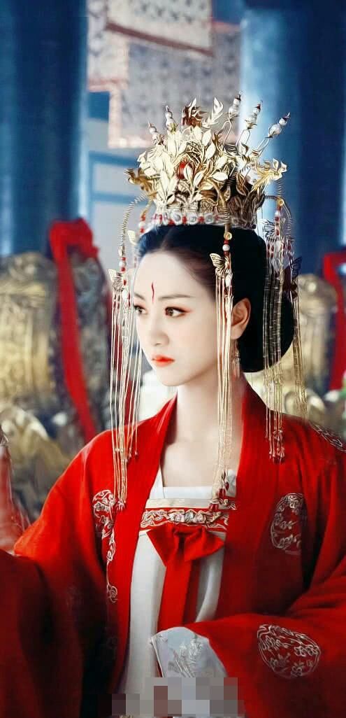 杨蓉新剧上映被质疑整容,可她这样的颜值需要