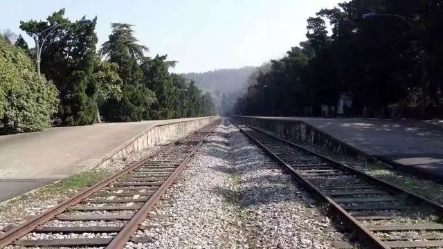 那天他无意中看到一座隐藏在民居中的烈士纪念碑,从此开启寻访之路 那天他无意中看到一座隐藏在民居中的烈士纪念碑,从此开启寻访之路