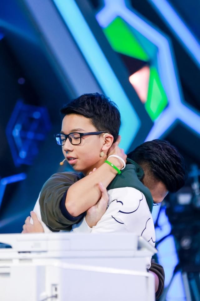 脑王峰问鼎中国队长 杨英豪霸气绝杀张梦南 王