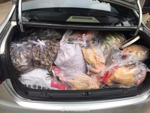 有一种爱叫“父母装的行李箱”，有一种执着叫“爸妈觉得你的行李箱还能塞”。