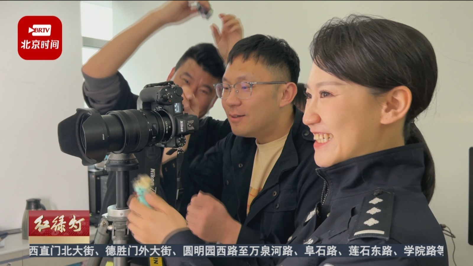 一专多能 交警队伍中的宣传多面手_北京时间