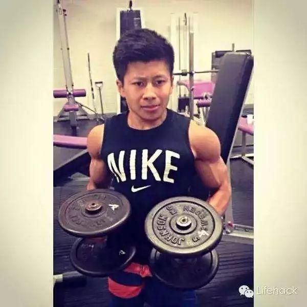 11岁男孩深蹲180斤做组?长不高怪还有3秒钟