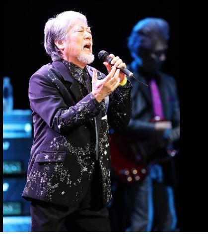 泽田研二办元旦演唱会 演唱忘记歌词下跪道歉