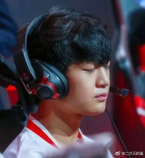 AG超玩会内部大调整?梦泪与VV再携手征战,教