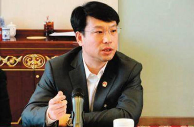 中国好老板方威:发5亿现金给员工,年终奖人均