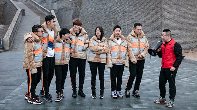 《了不起的长城》首播来袭 长城砖员齐聚山海关 《了不起的长城》首播来袭 长城砖员齐聚山海关