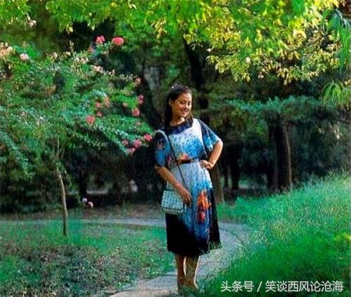 80年代电影明星特色艺术照--她在丛中笑