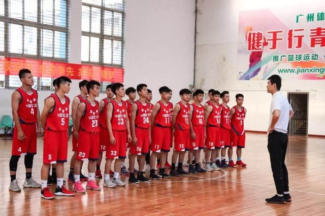 广东名宿拒进宏远教练组?却去应聘起了篮球教