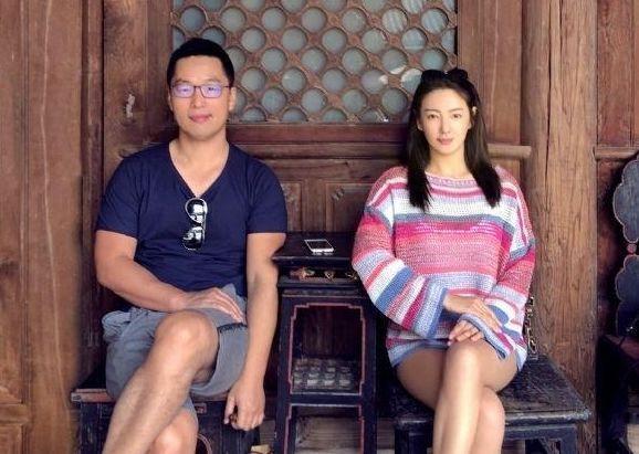 张雨绮家暴离婚事件后,袁巴元首度现身派出所