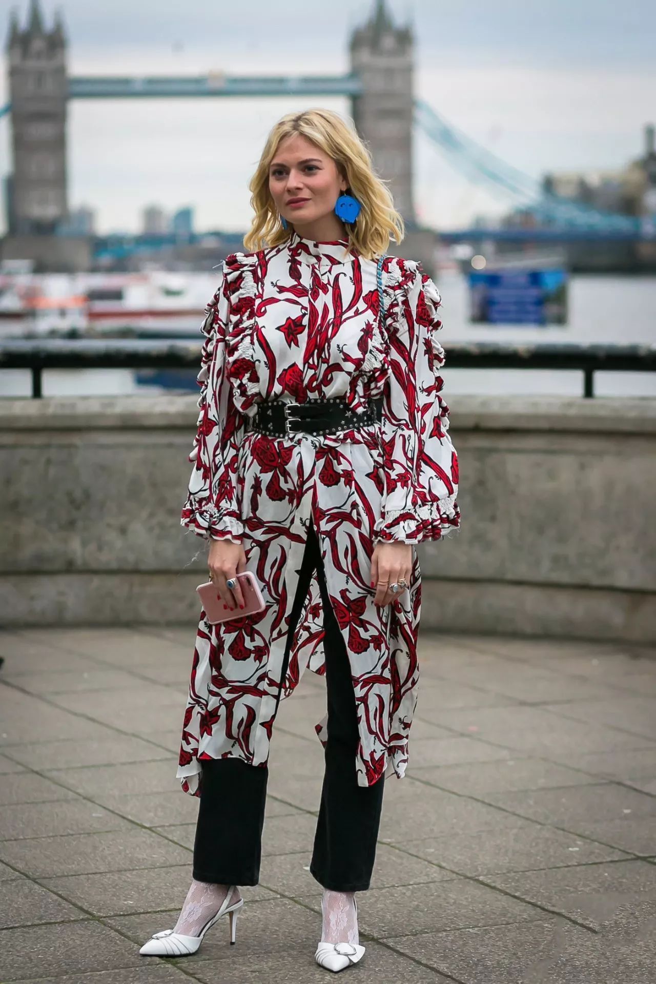 佛系女孩的时尚大法竟靠一双袜子解决了?