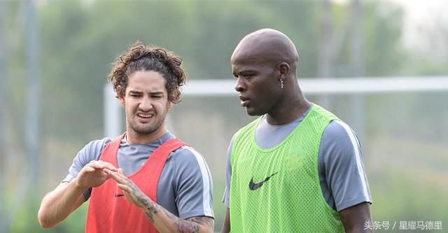 又一归化港脚逃离中超!曾防死国足上亿级锋线