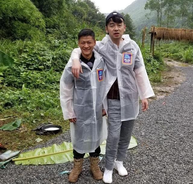 斗鱼鱼丸出BUG,主播399刷出一亿多的热度,网