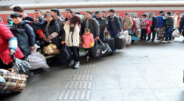 徐州铁路春运返程客流迎来最高峰 日均旅客发送量超10万人次 徐州铁路春运返程客流迎来最高峰 日均旅客发送量超10万人次