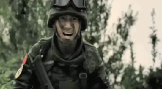 此人是海南第一悍匪,曾是军中神枪手,因妻子被