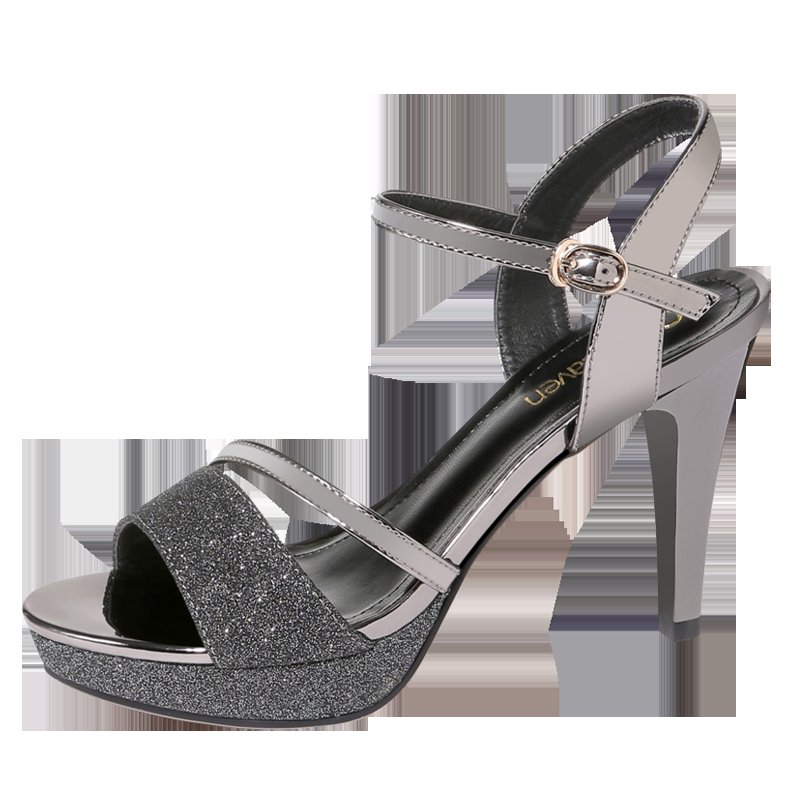 入秋了!女人赶紧扔掉凉鞋换成高跟鞋吧,洋气特