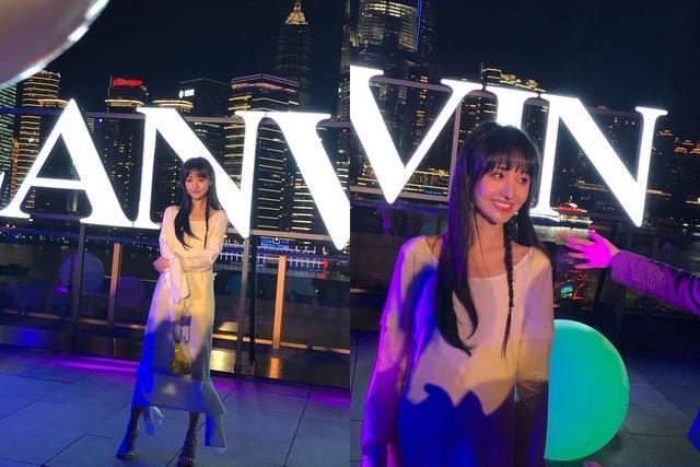 郑爽穿白裙COS太阳女神 双手托脸优雅甜美(图6) 郑爽穿白裙COS太阳女神 双手托脸优雅甜美(图6)