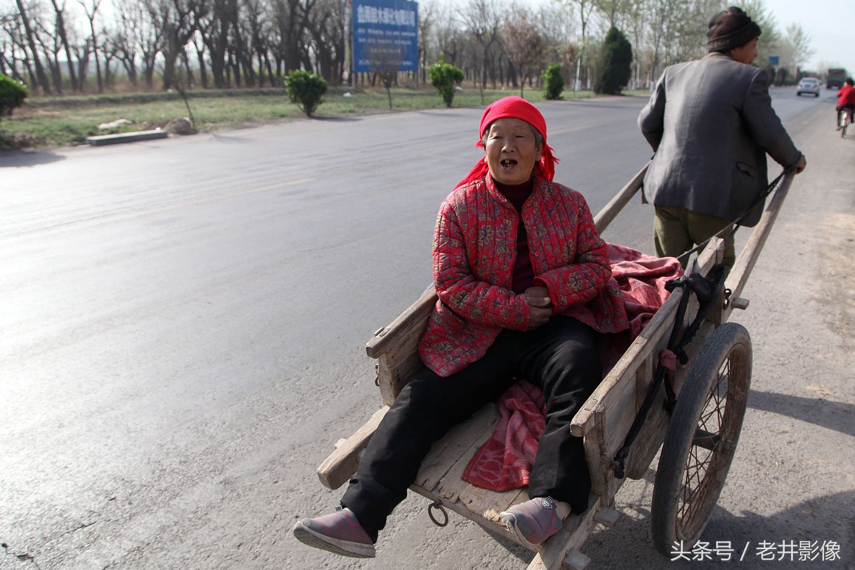 农村70岁老人看病不花钱却拒绝住院,原因让人