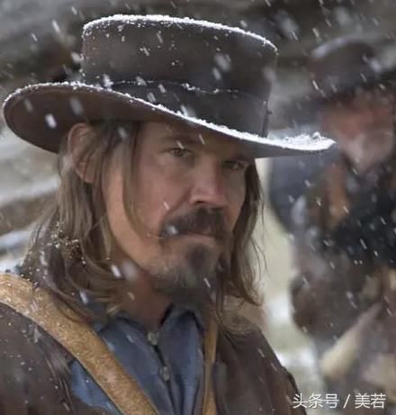 为什么《复仇者联盟3》的灭霸响指一打,美队为