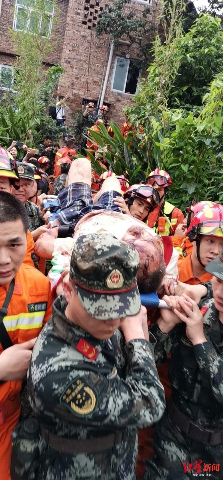 长宁一家3口被困 夫妻被救出但孩子已无生命迹象