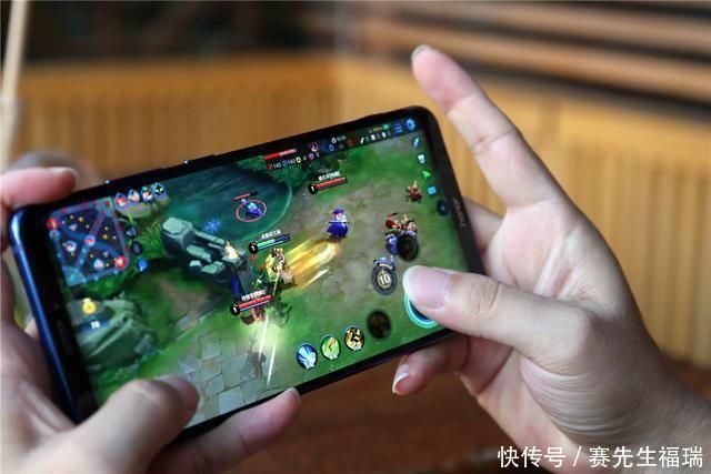 华为最大全屏手机 麒麟970液冷双Turbo技术仅