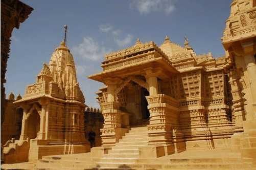 西方网友问 印度到底落后中国多少年?看完印度