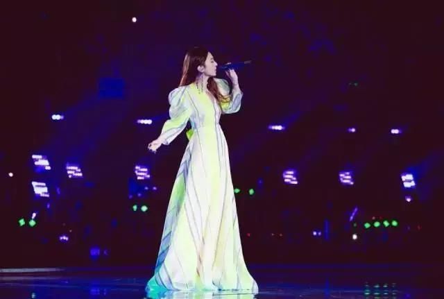 求婚胡一天,求爱白敬亭,粉丝存在感100分,芒果