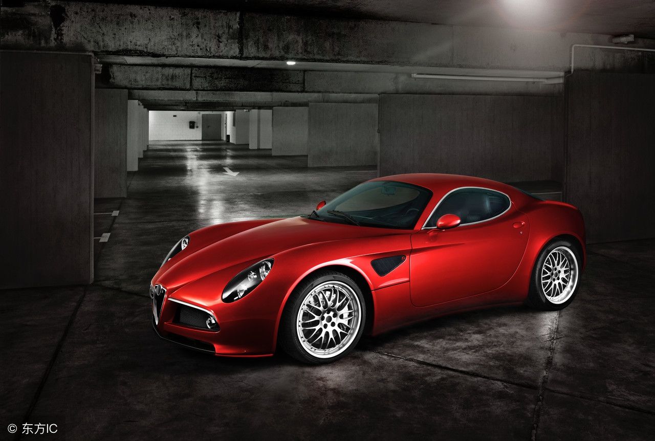 停车时先踩离合还是先踩刹车?看完这个你就知