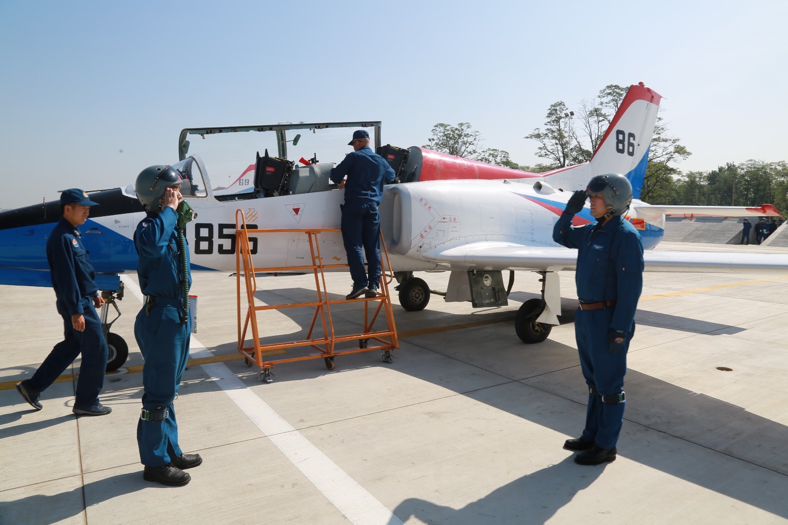 空軍培養高端軍事飛行人才取得成功 首批