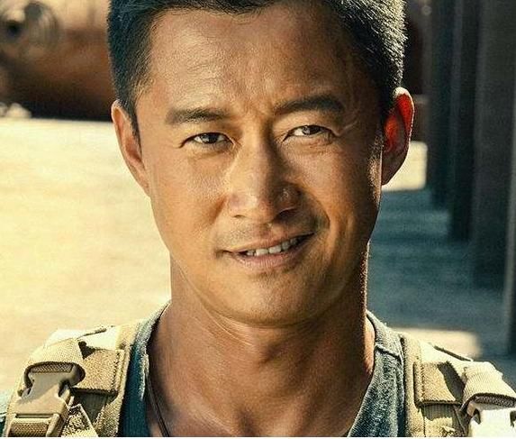 国产科幻电影《流浪地球》曝帖片预告,吴京身