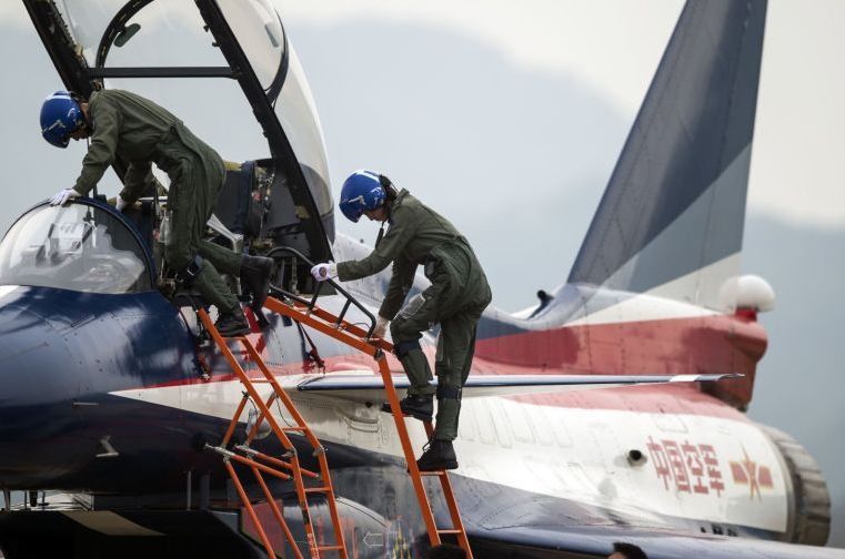 川航机长这样的英雄,如何才能更多的涌现?