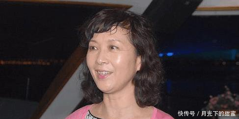 80年代第一美女, 因意外事件被迫出国, 今64岁风韵依旧!