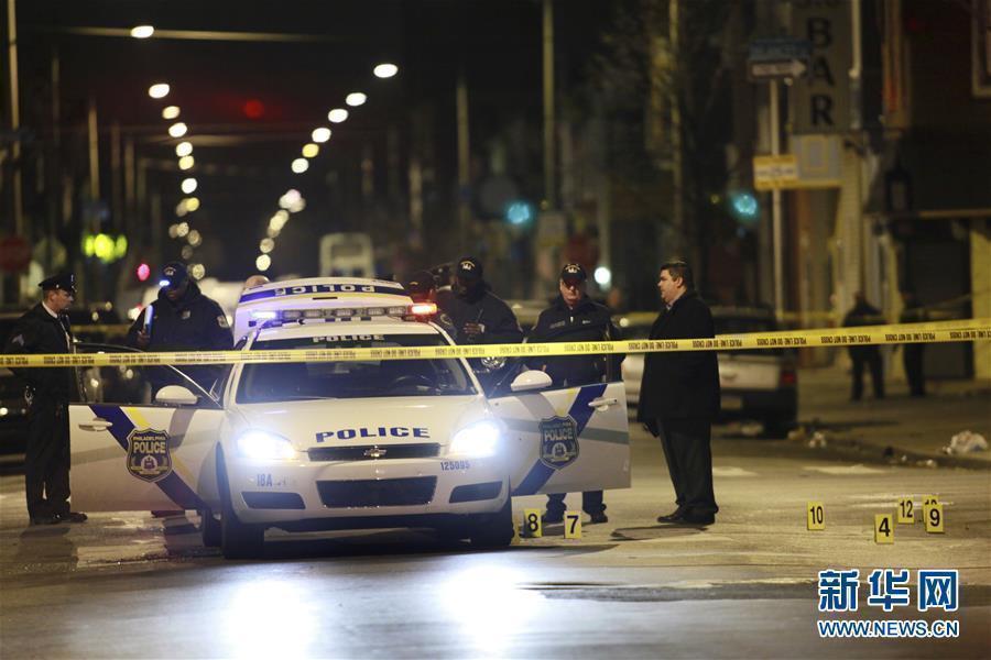 美国今年枪击案已近400起 盘点重大枪击事件 美国今年枪击案已近400起 盘点重大枪击事件