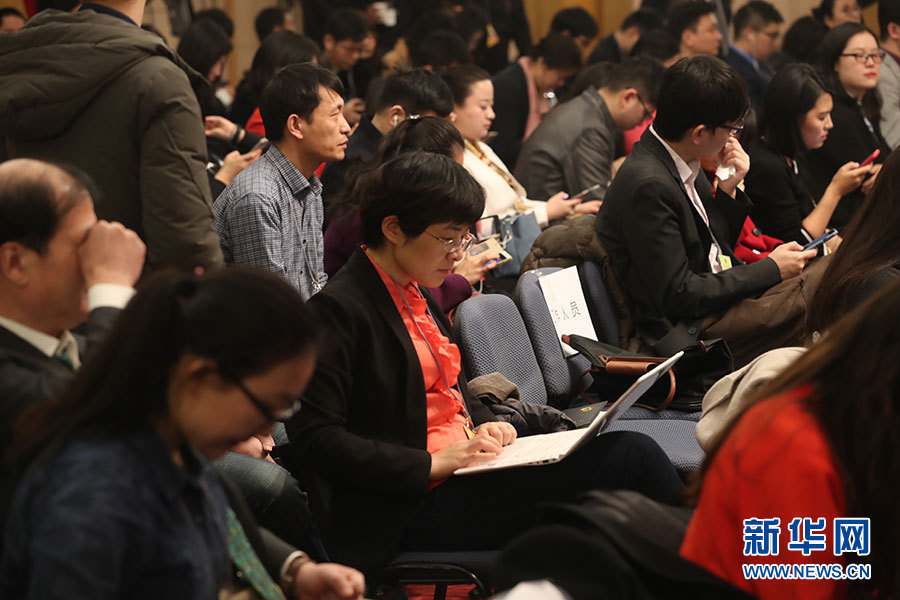 政协委员谈提高保障和改善民生水平
