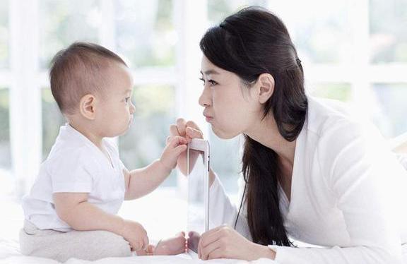 剖腹产和顺产的孩子,会有这三点区别,越长大越