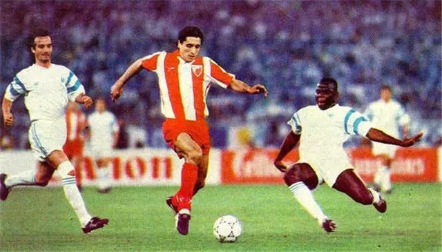 盘点世界足坛十大流星球员,阿德里亚诺领衔,