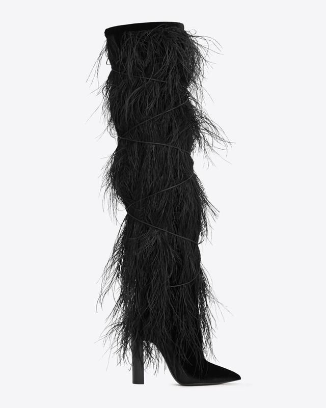 脚踩羽毛高跟鞋,妮可基嫚仙气逼人