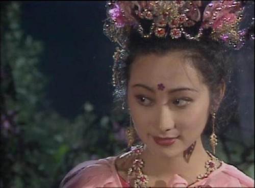 《西游记》女配今夕对比,66岁女儿国王甩新版