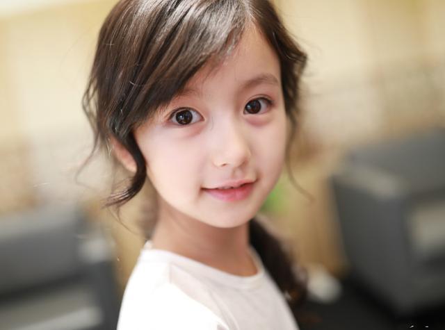 王思聪微博关注的十大女星,网友:看见没,这就是